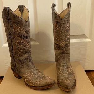 Embroidered Point Toe Boots